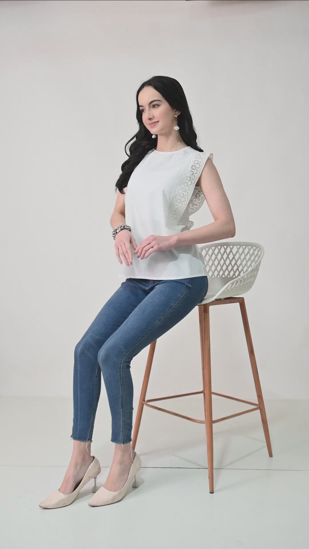 White Solid Sleeveless Top for Women